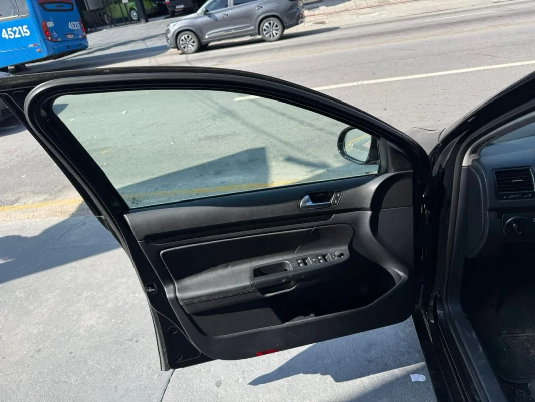 Jetta 2.5 Aut. 2010 - Imagem 16