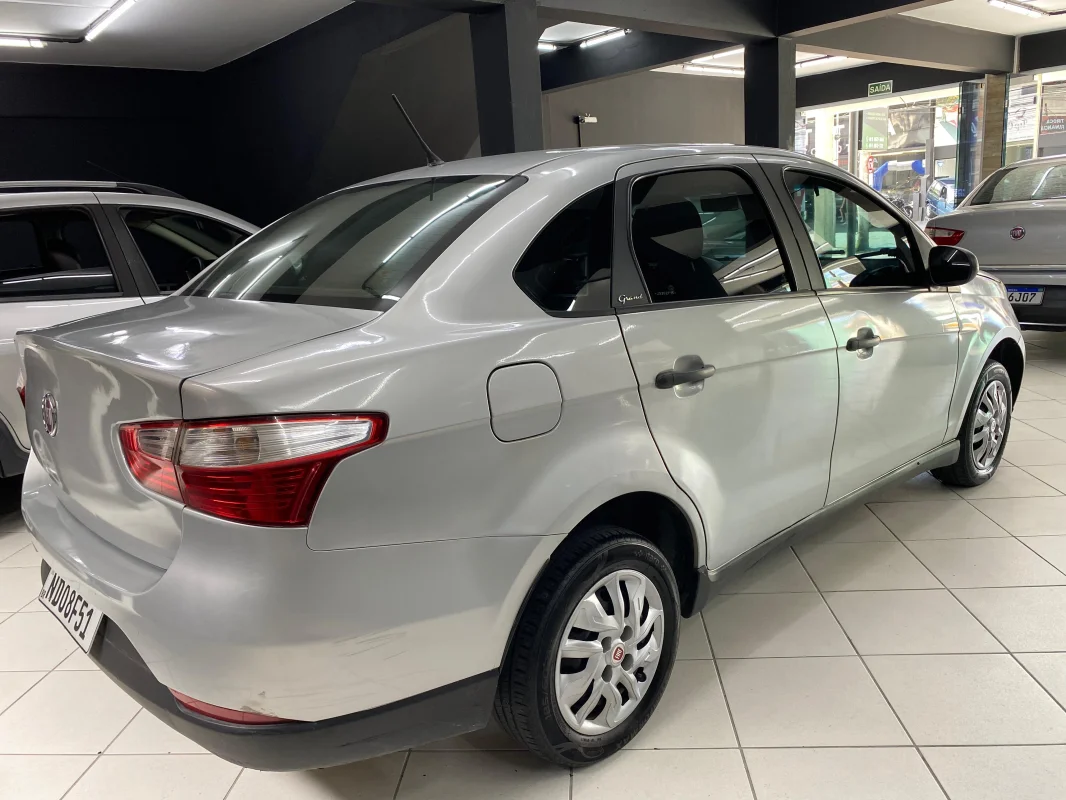 Grand Siena Atracttive 1.0 completo manual 2018 - Imagem 3