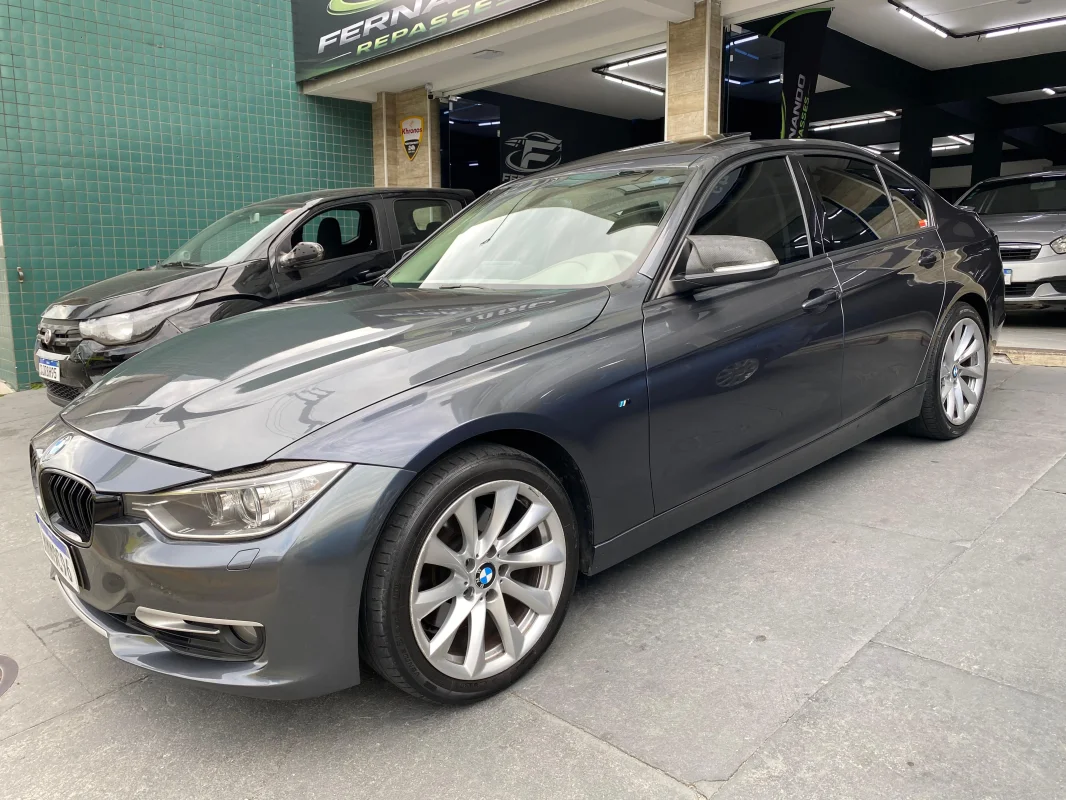 328i Luxury 2.0T automática TETO SOLAR + INTERNA CARAMELO 2012 - Imagem 4