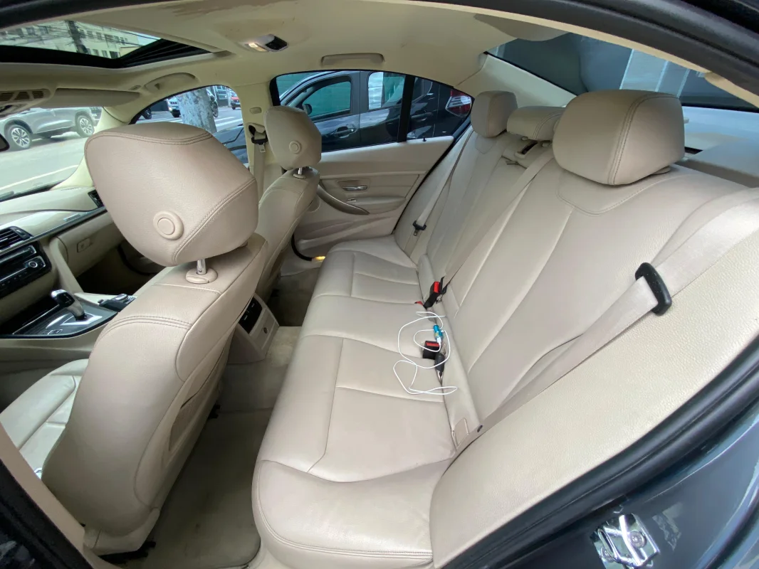 328i Luxury 2.0T automática TETO SOLAR + INTERNA CARAMELO 2012 - Imagem 8