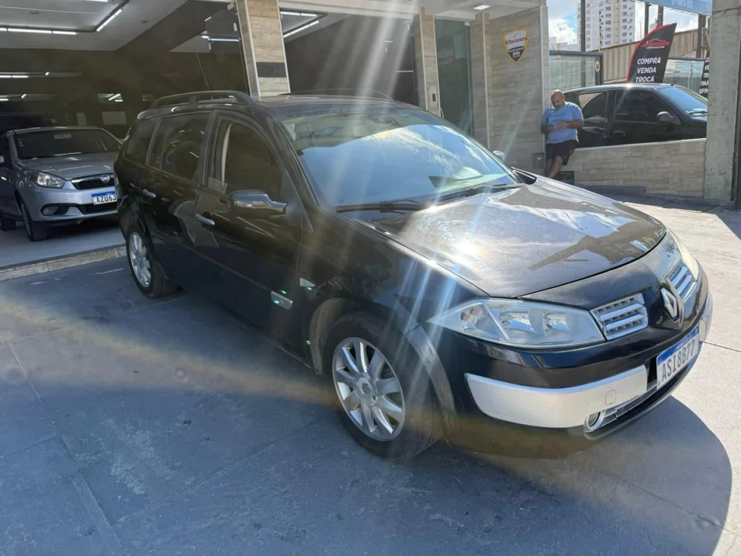 Megane Grand Tour 1.6 Mec. Completa 2011