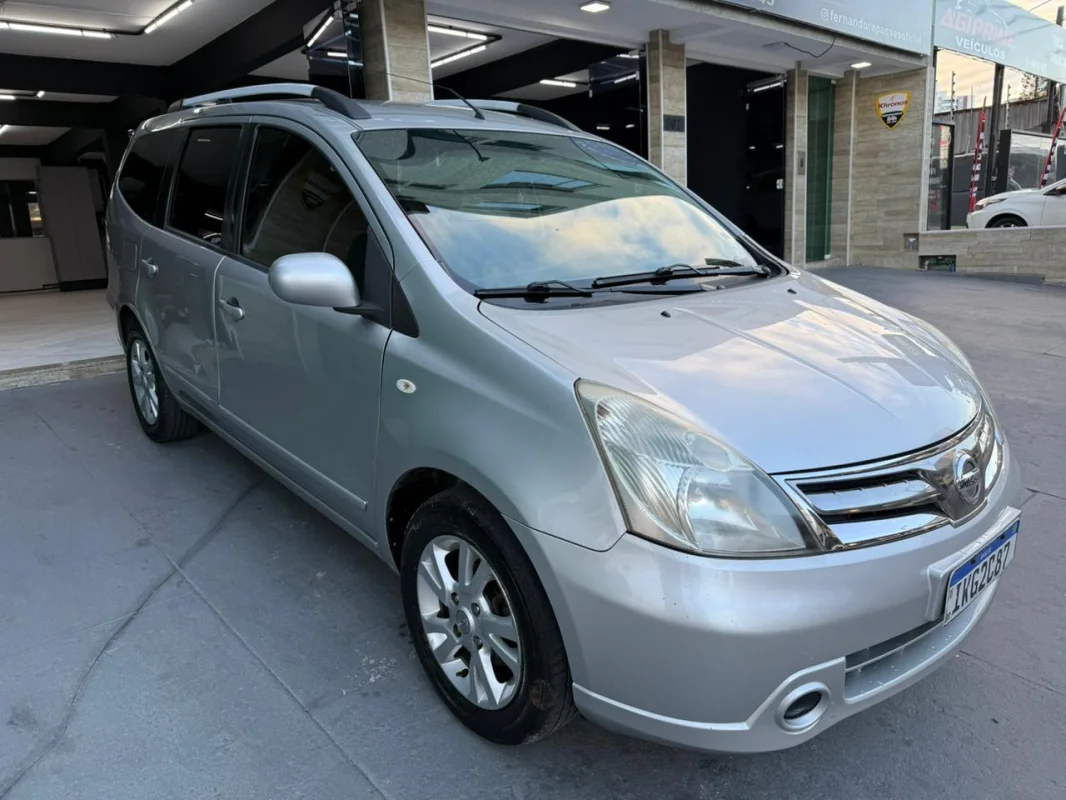 Grand Livina 1.8 completo manual 7 LUGARES GNV 2014