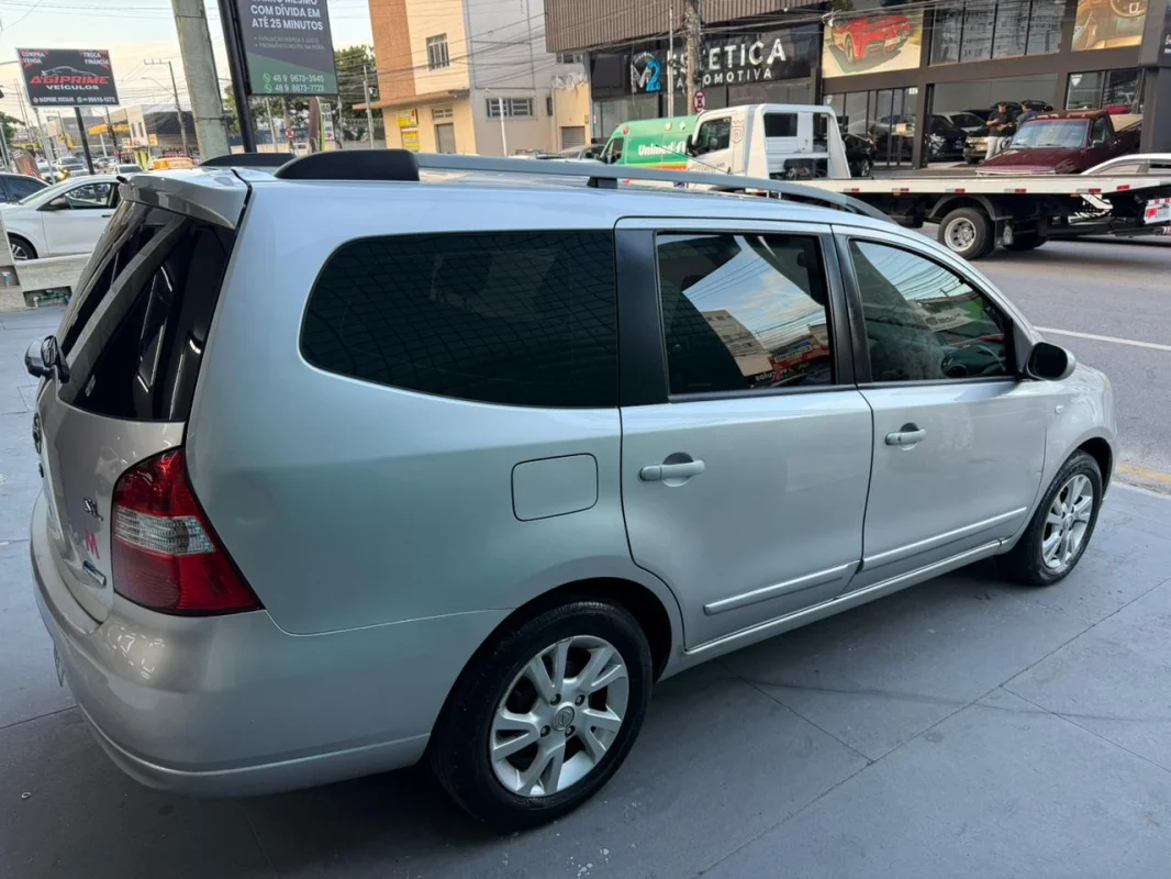 Grand Livina 1.8 completo manual 7 LUGARES GNV 2014 - Imagem 5