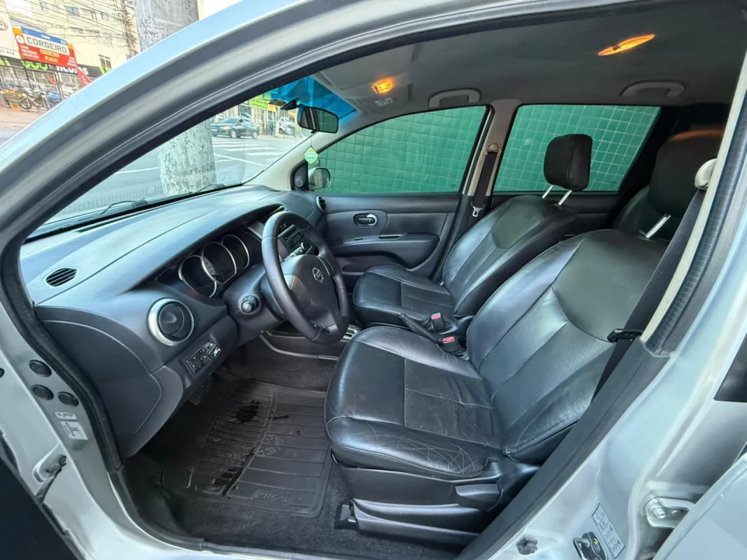 Grand Livina 1.8 completo manual 7 LUGARES GNV 2014 - Imagem 10
