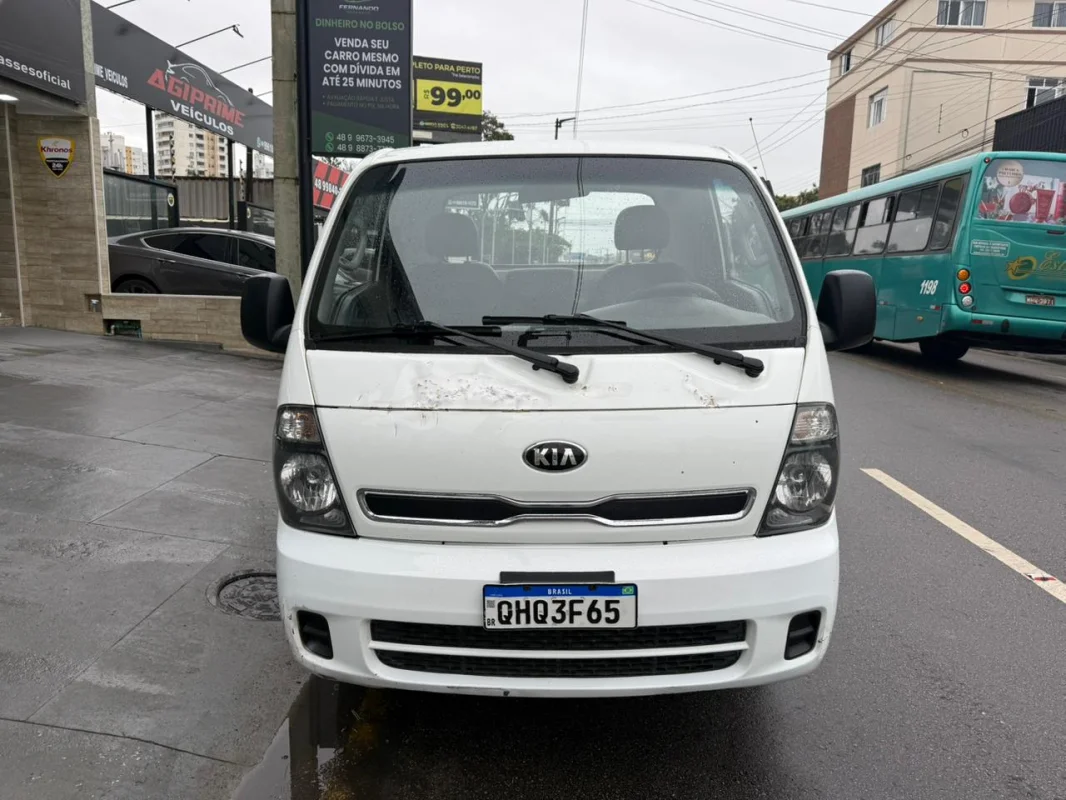 Bongo K-2500 2.5 4x2 c/ Direção hidráulica + vidro elétrico DIESEL 2015 - Imagem 2