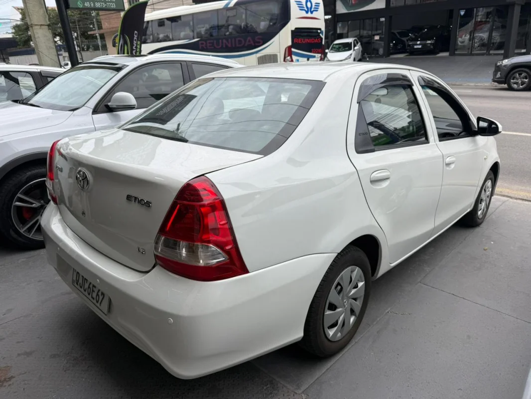 Etios x Sedan 1.5 completo manual GNV 2019 - Imagem 3