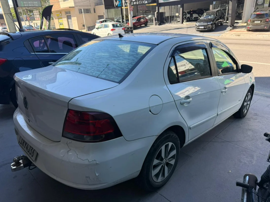 Voyage 1.0 c/ DIREÇÃO HIDRÁULICA E VIDRO ELÉTRICO manual 2012 - Imagem 3