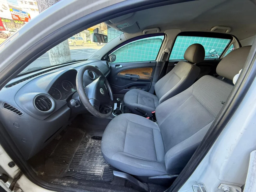 Voyage 1.0 c/ DIREÇÃO HIDRÁULICA E VIDRO ELÉTRICO manual 2012 - Imagem 10
