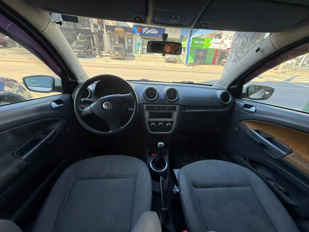 Voyage 1.0 c/ DIREÇÃO HIDRÁULICA E VIDRO ELÉTRICO manual 2012 - Imagem 7