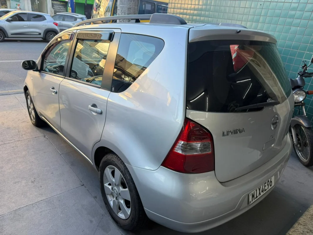 Livina SL 1.8 completo automático 2012 - Imagem 3