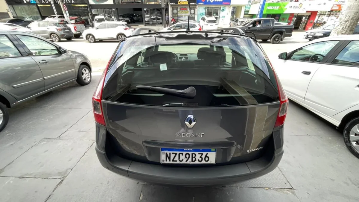 Megane Grand Tour Dynamic 1.6 Mec. Completa 2012 - Imagem 6