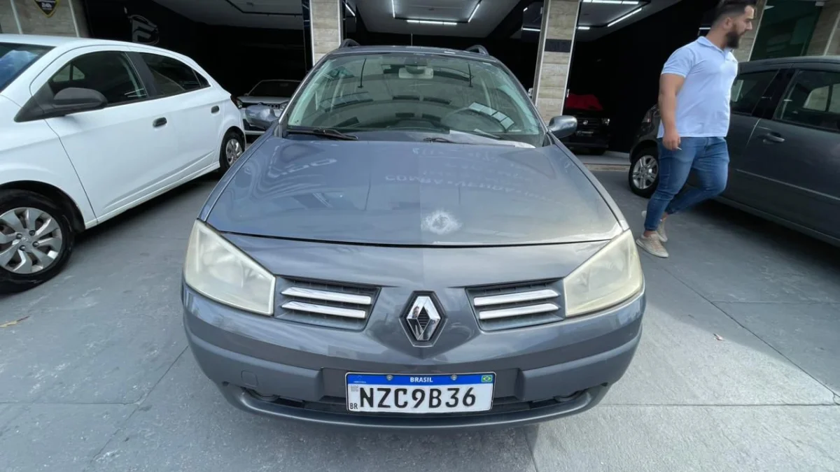 Megane Grand Tour Dynamic 1.6 Mec. Completa 2012 - Imagem 2
