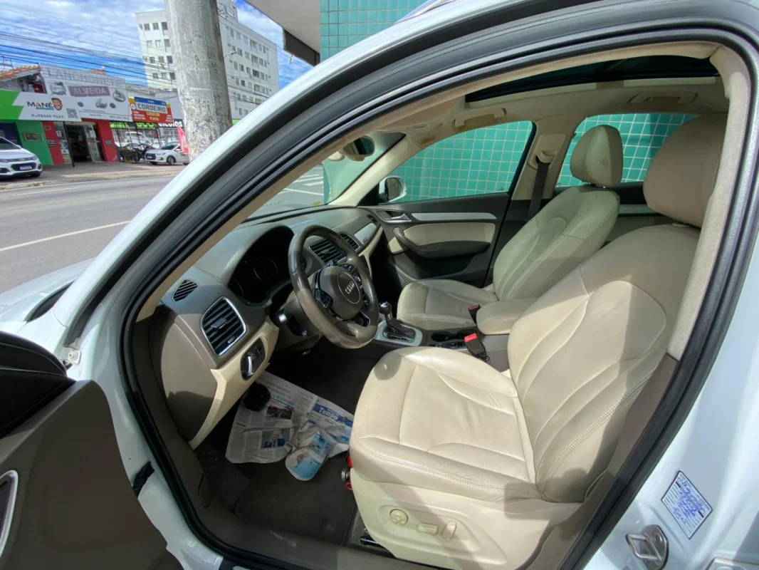 Q3 2.0 TFSI automática INTERNA CARAMELO + TETO SOLAR 2014  - Imagem 10