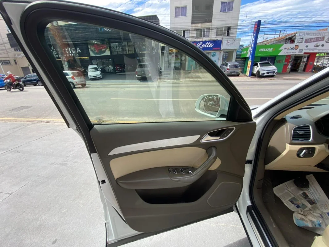Q3 2.0 TFSI automática INTERNA CARAMELO + TETO SOLAR 2014  - Imagem 13