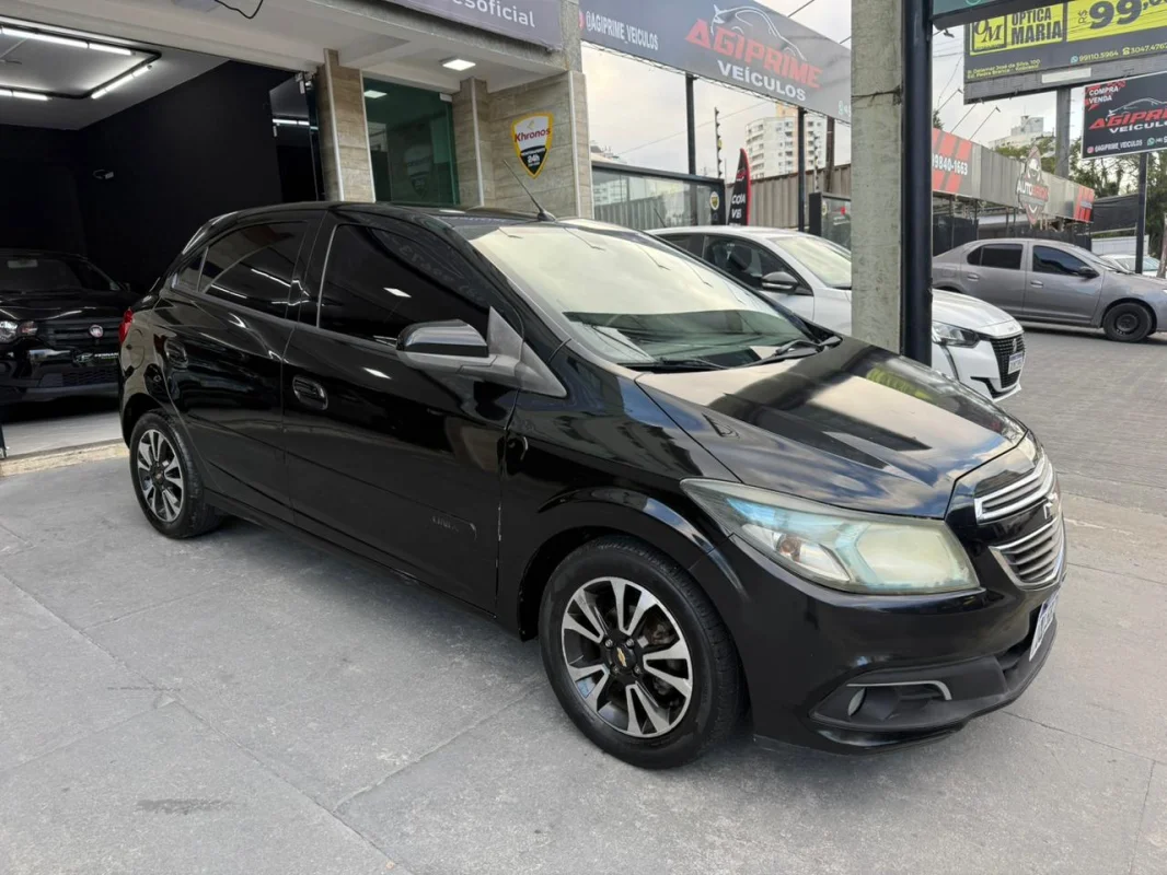 Onix LTZ 1.4 completo manual 2014 - Imagem 1