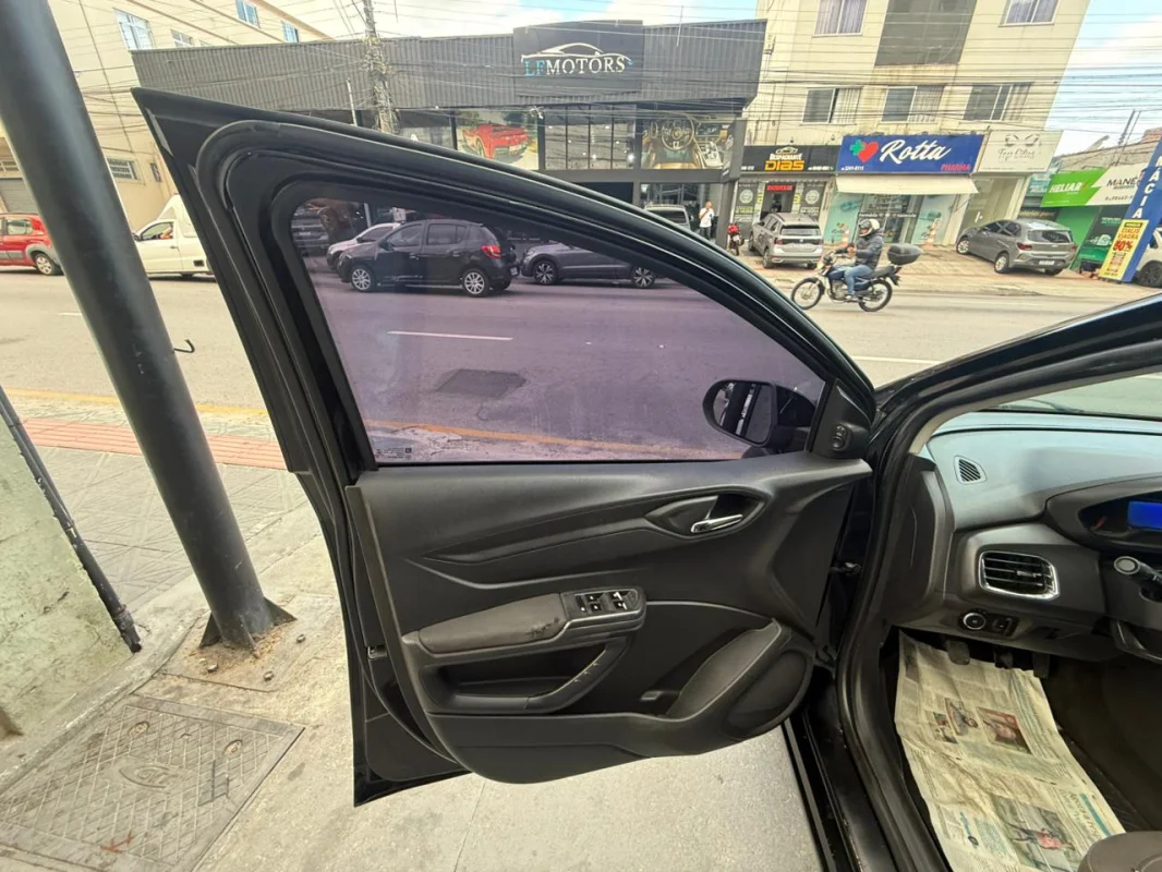 Onix LTZ 1.4 completo manual 2014 - Imagem 8