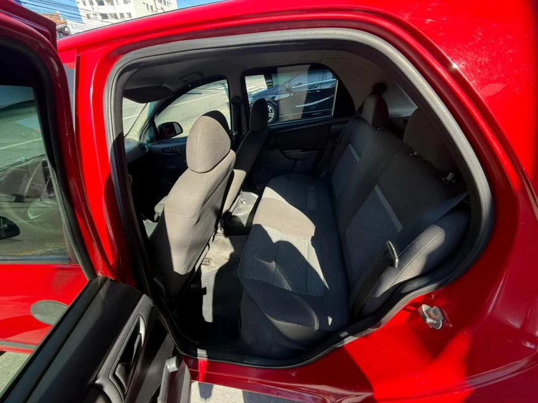 Celta LS 1.0 com vidro elétrico 2012 - Imagem 8