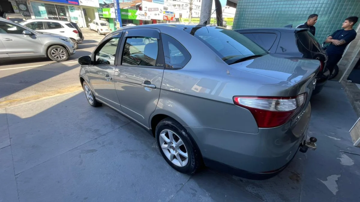 Grand Siena Atracttive 1.4 EVO Flex Mec. 2015 - Imagem 5