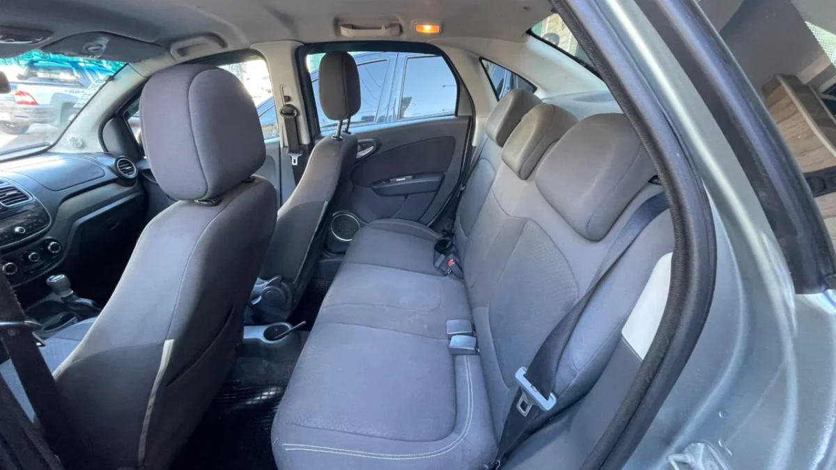 Grand Siena Atracttive 1.4 EVO Flex Mec. 2015 - Imagem 8