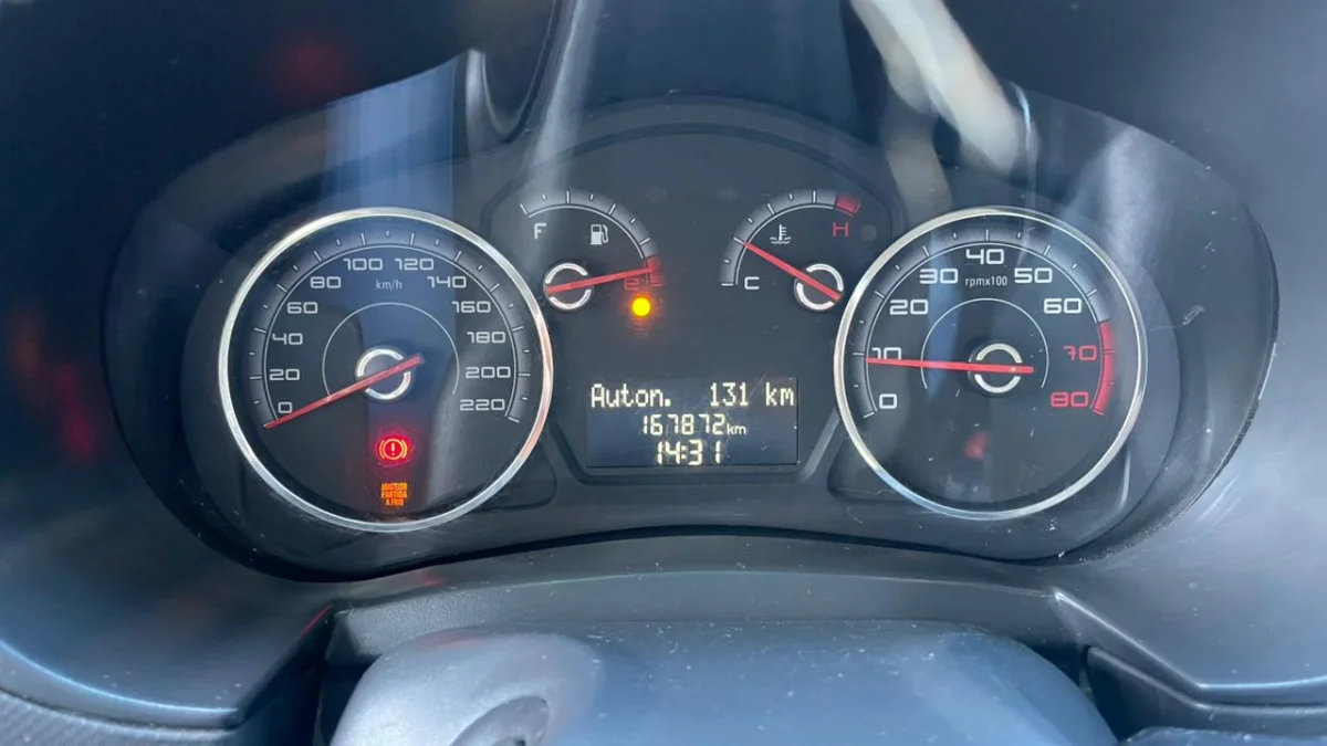 Grand Siena Atracttive 1.4 EVO Flex Mec. 2015 - Imagem 10