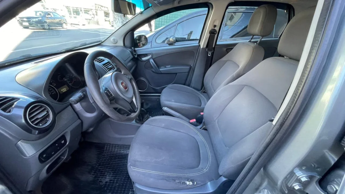 Grand Siena Atracttive 1.4 EVO Flex Mec. 2015 - Imagem 9