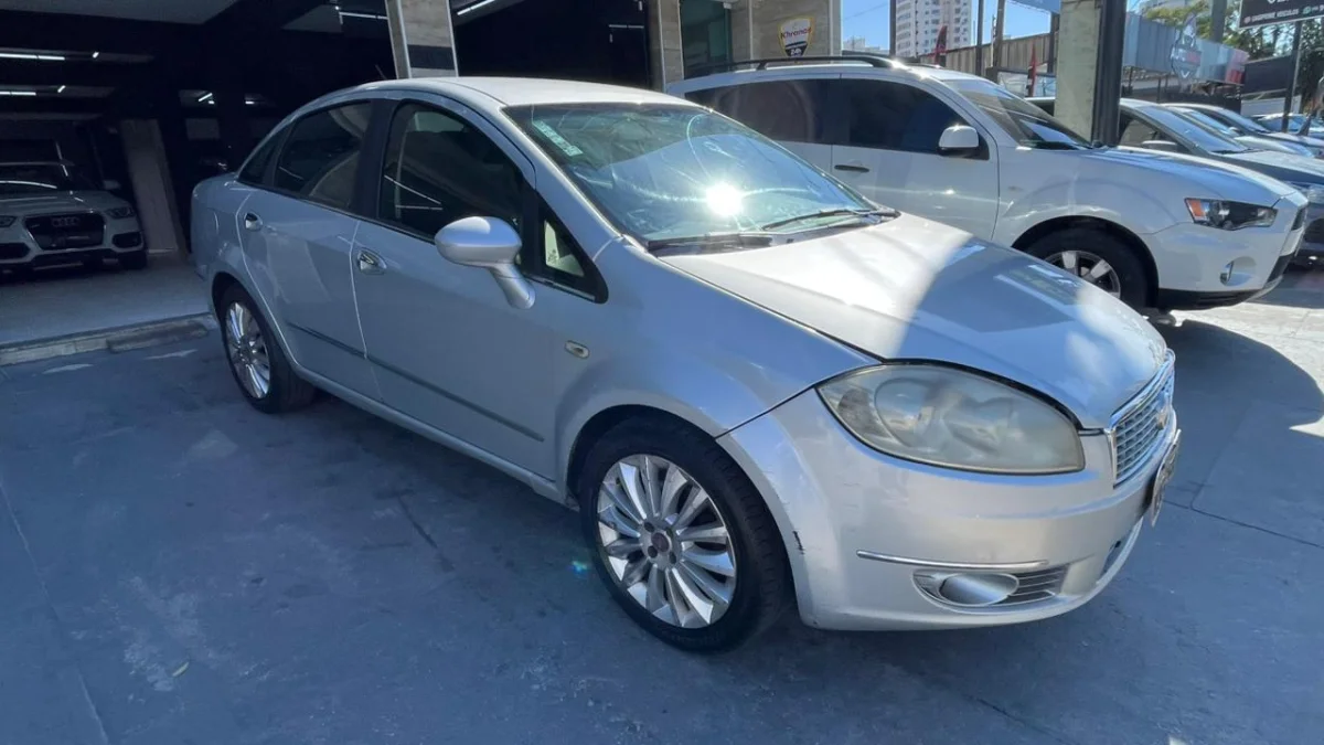 Linea Essence 1.8 Flex 2012