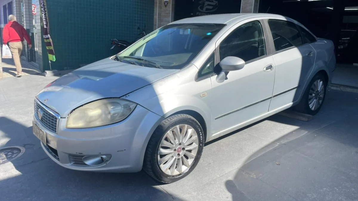 Linea Essence 1.8 Flex 2012 - Imagem 12