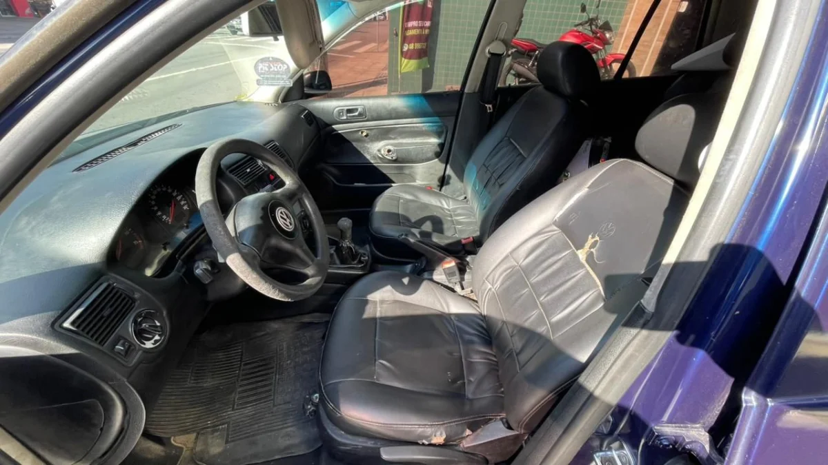 Golf 1.6 Mi/ Gener. Black & Silver Mec. 2002 - Imagem 2