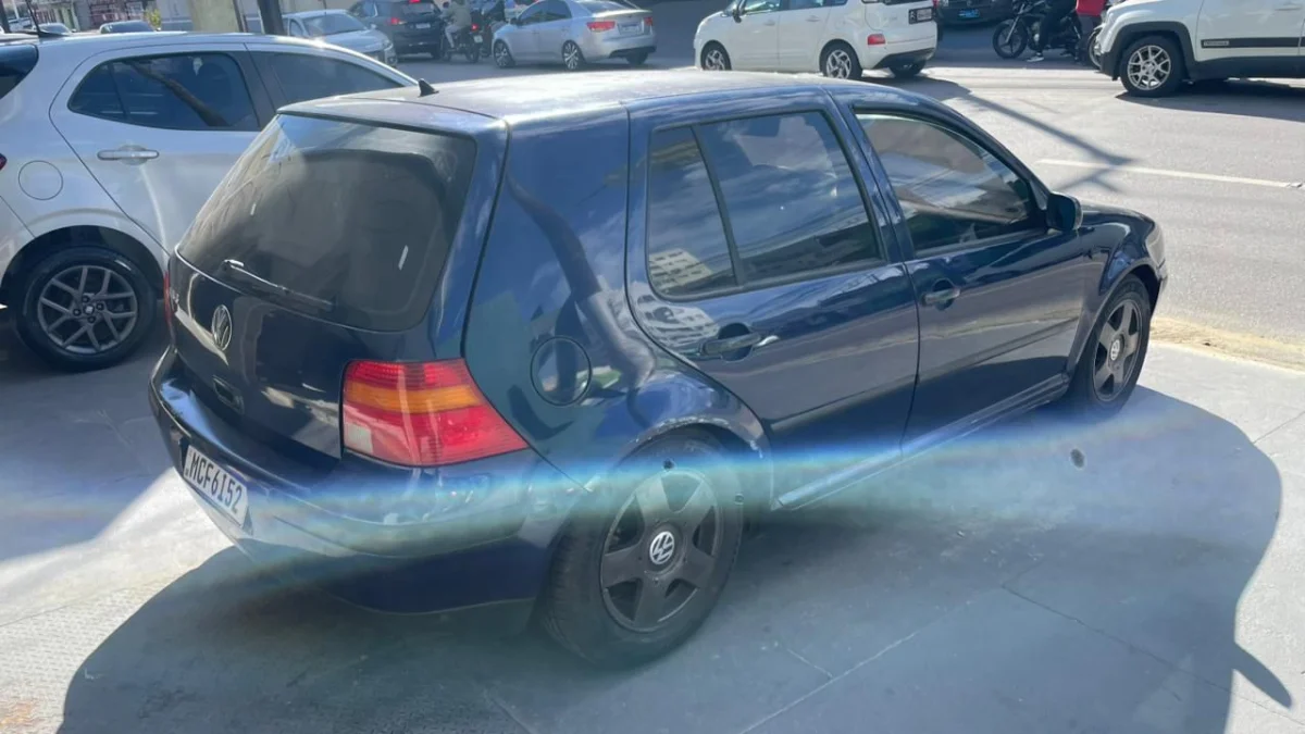 Golf 1.6 Mi/ Gener. Black & Silver Mec. 2002 - Imagem 3
