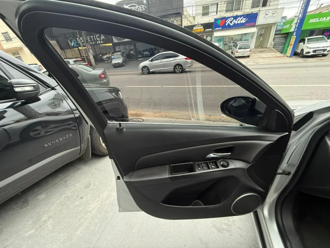 Cruze 1.8 LT completo automático 2013 - Imagem 4