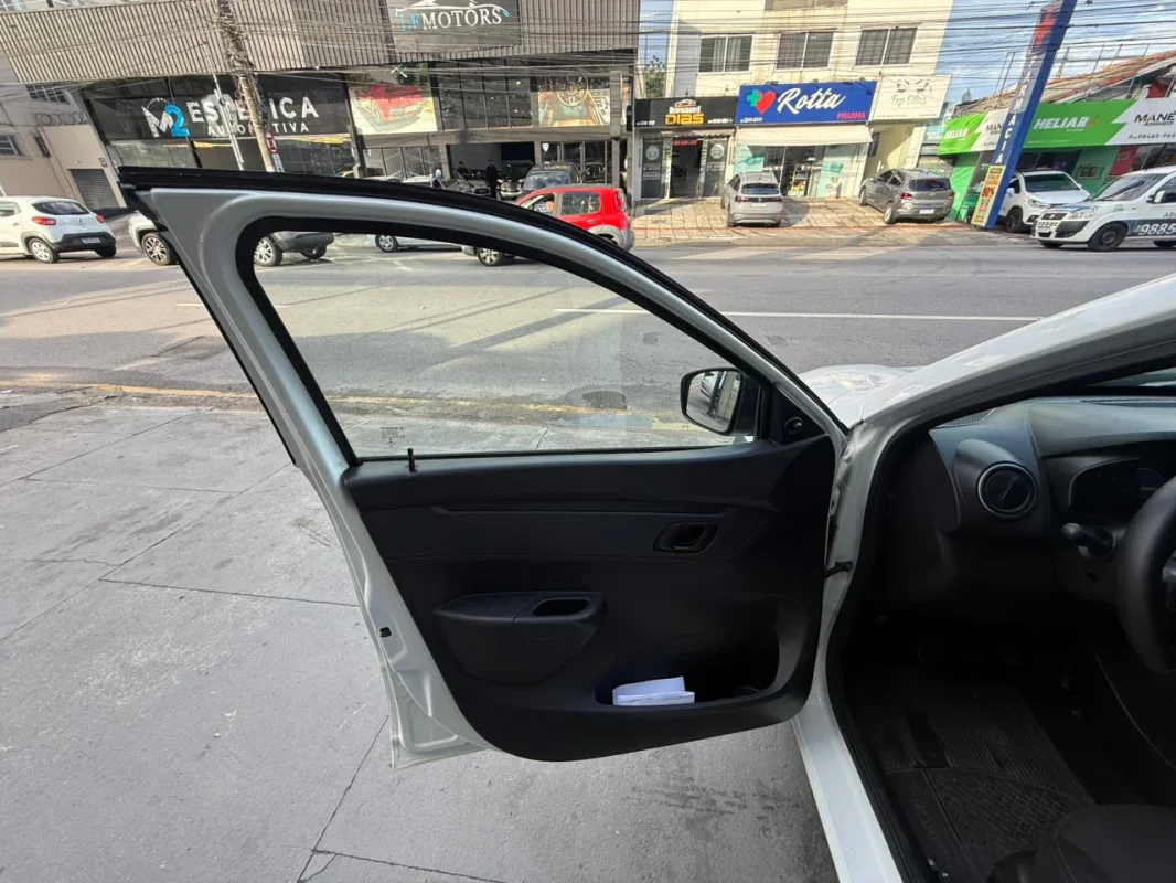 Kwid ZEN 1.0 completo manual 2021 - Imagem 3