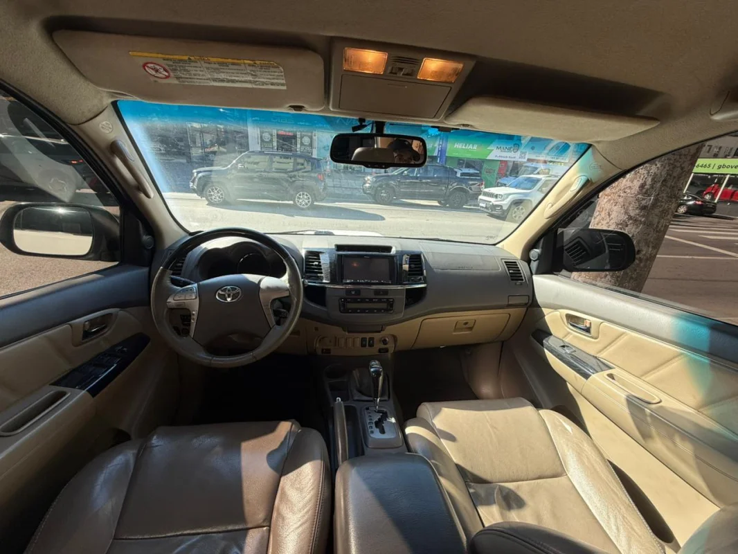 Hillux SW4 4x4 3.0 DIESEL completo automático 7LUGARES 2012 - Imagem 7