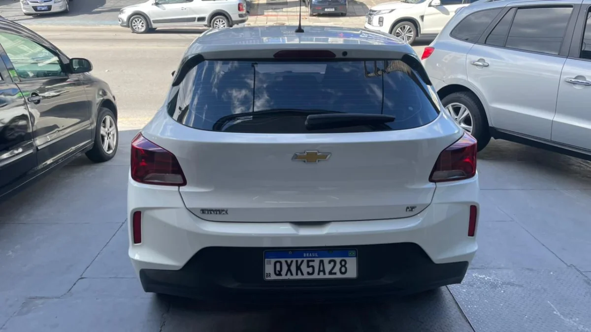 Onix Hatch 1.0 LT Flex Completo Mec. 2020 - Imagem 6