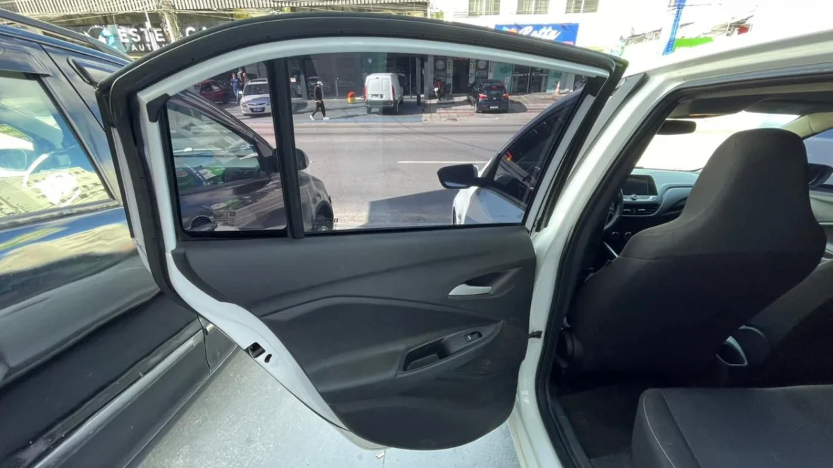 Onix Hatch 1.0 LT Flex Completo Mec. 2020 - Imagem 11