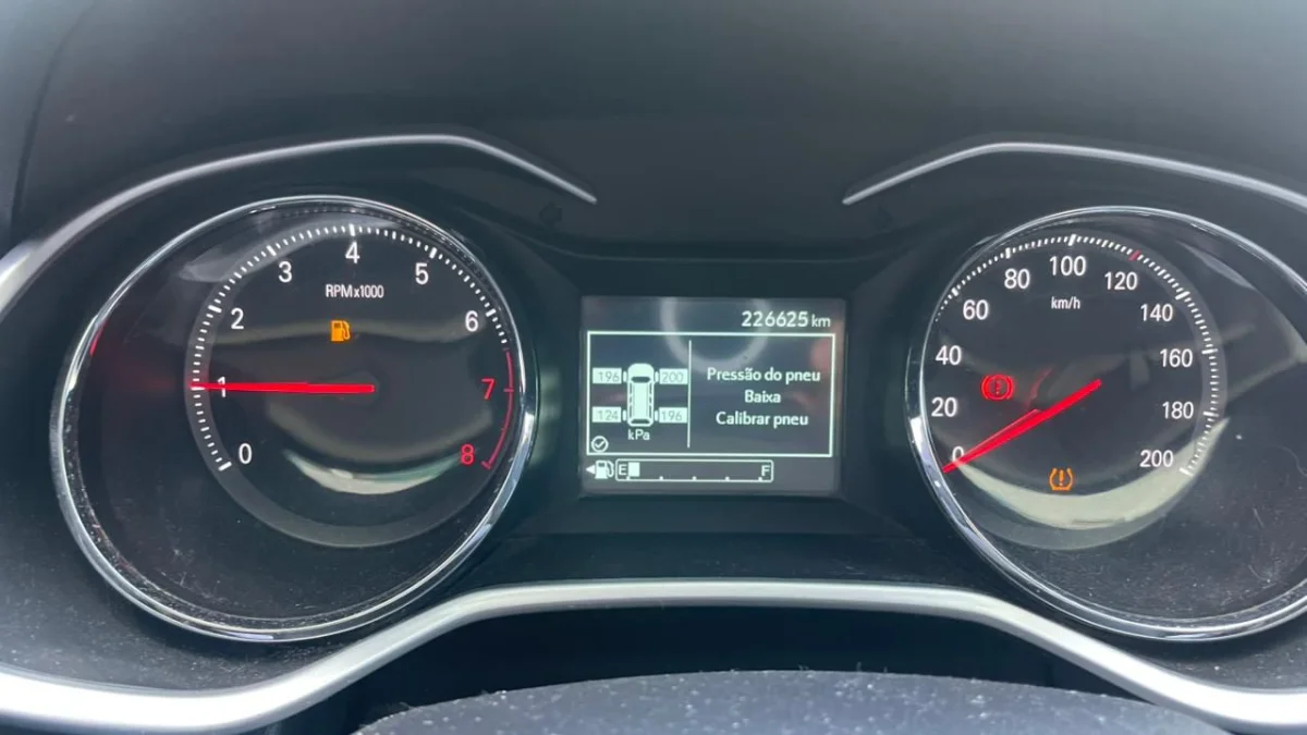 Onix Hatch 1.0 LT Flex Completo Mec. 2020 - Imagem 9