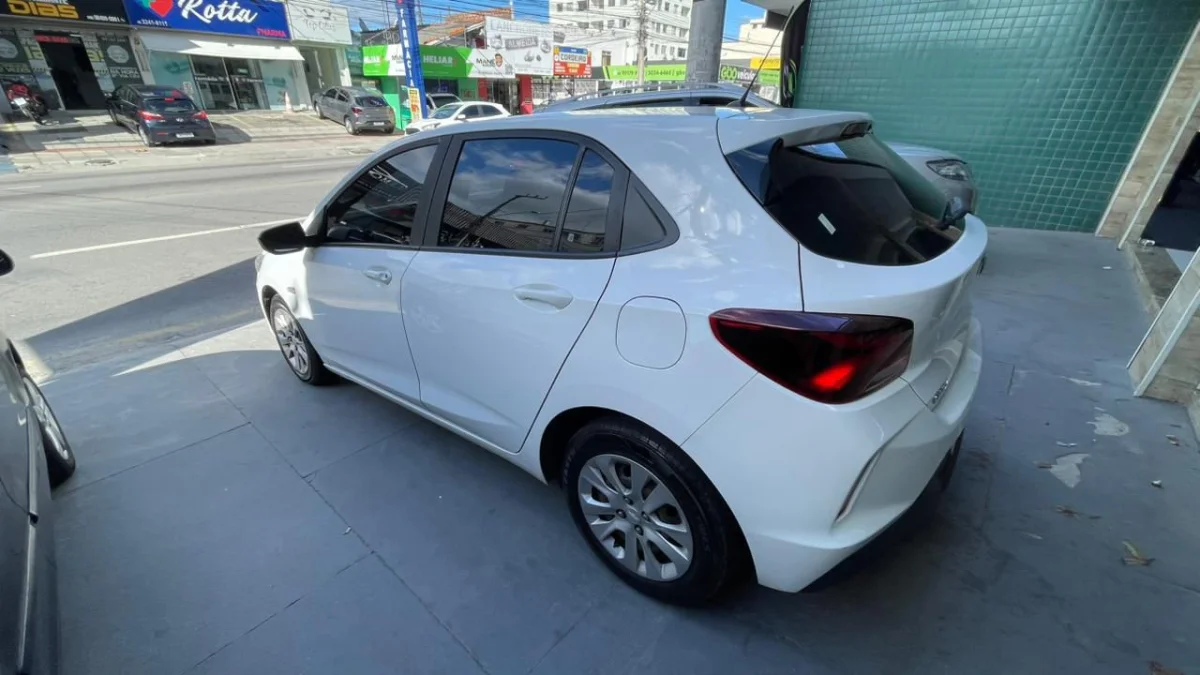 Onix Hatch 1.0 LT Flex Completo Mec. 2020 - Imagem 5