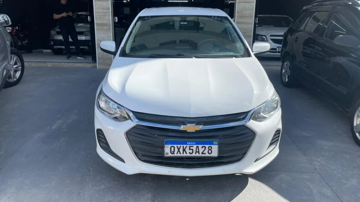 Onix Hatch 1.0 LT Flex Completo Mec. 2020 - Imagem 2