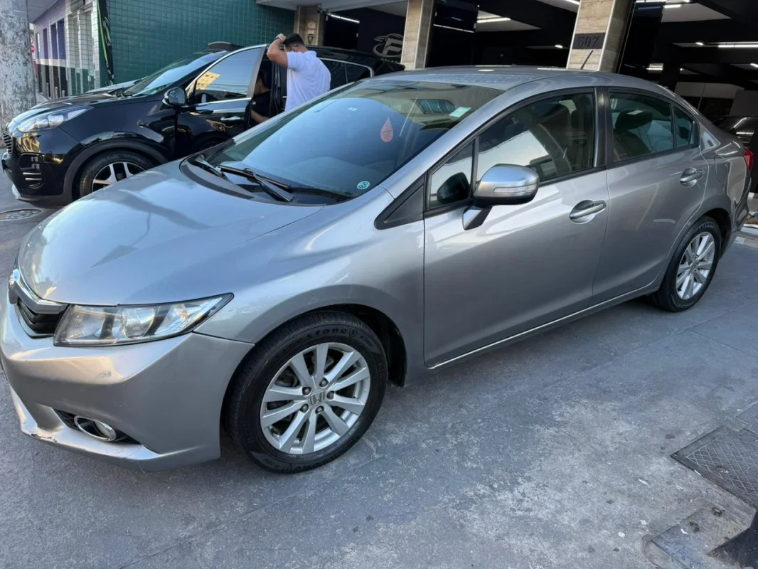 Civic 2.0 LXR completo automático 2014 - Imagem 4