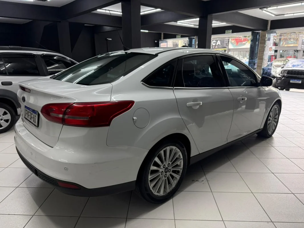Focus Titanium 2.0 completo automático 2016 - Imagem 3