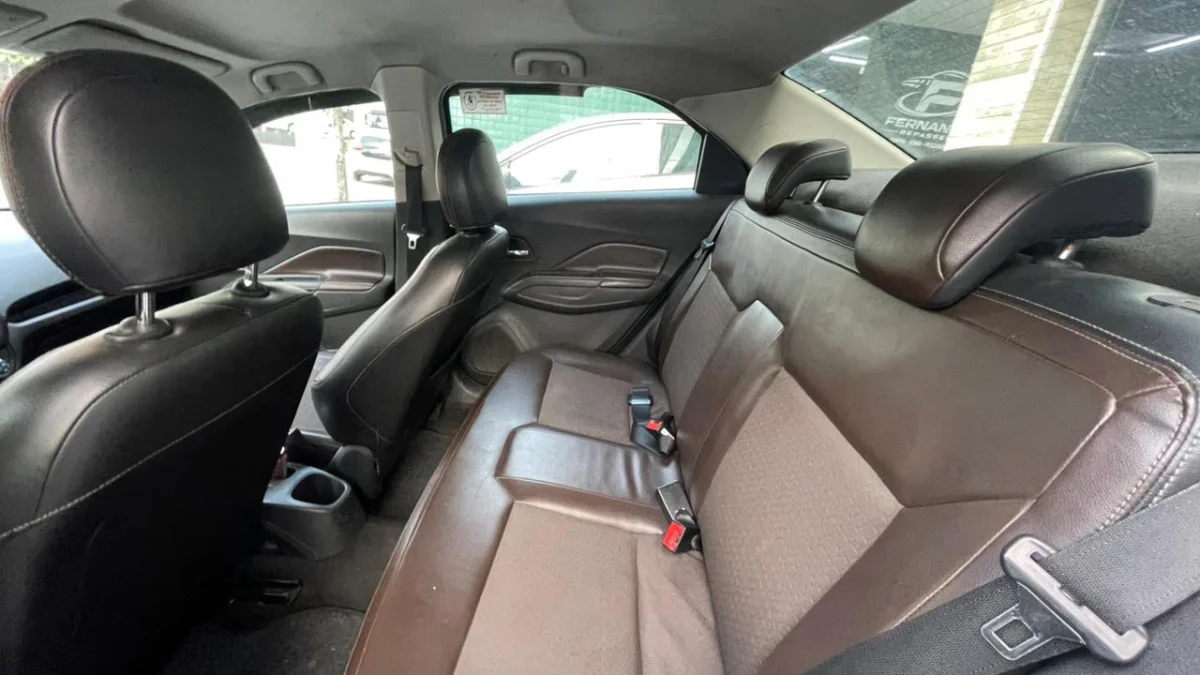 COBALT LTZ 1.8 Flex GNV Mec. 2017 - Imagem 8