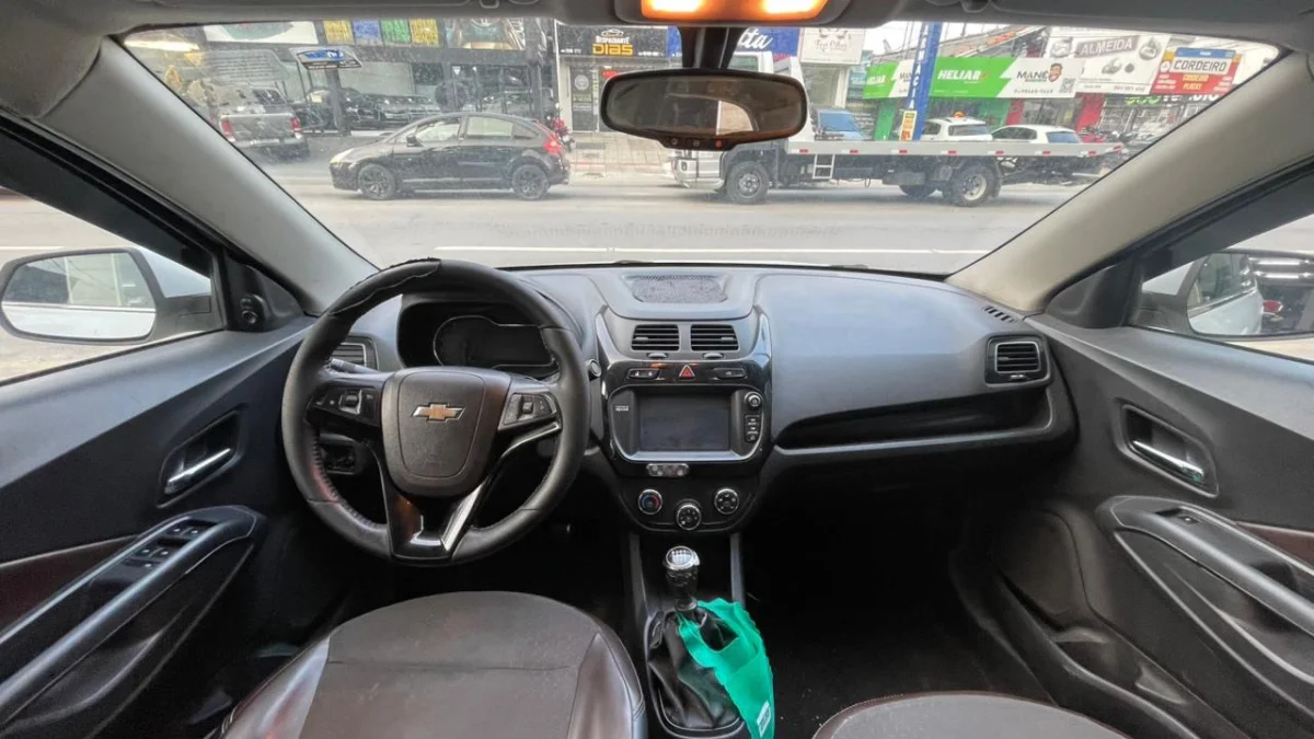COBALT LTZ 1.8 Flex GNV Mec. 2017 - Imagem 7