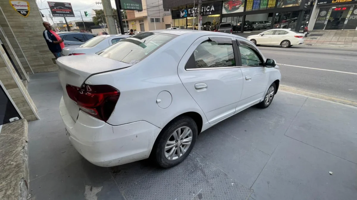 COBALT LTZ 1.8 Flex GNV Mec. 2017 - Imagem 3