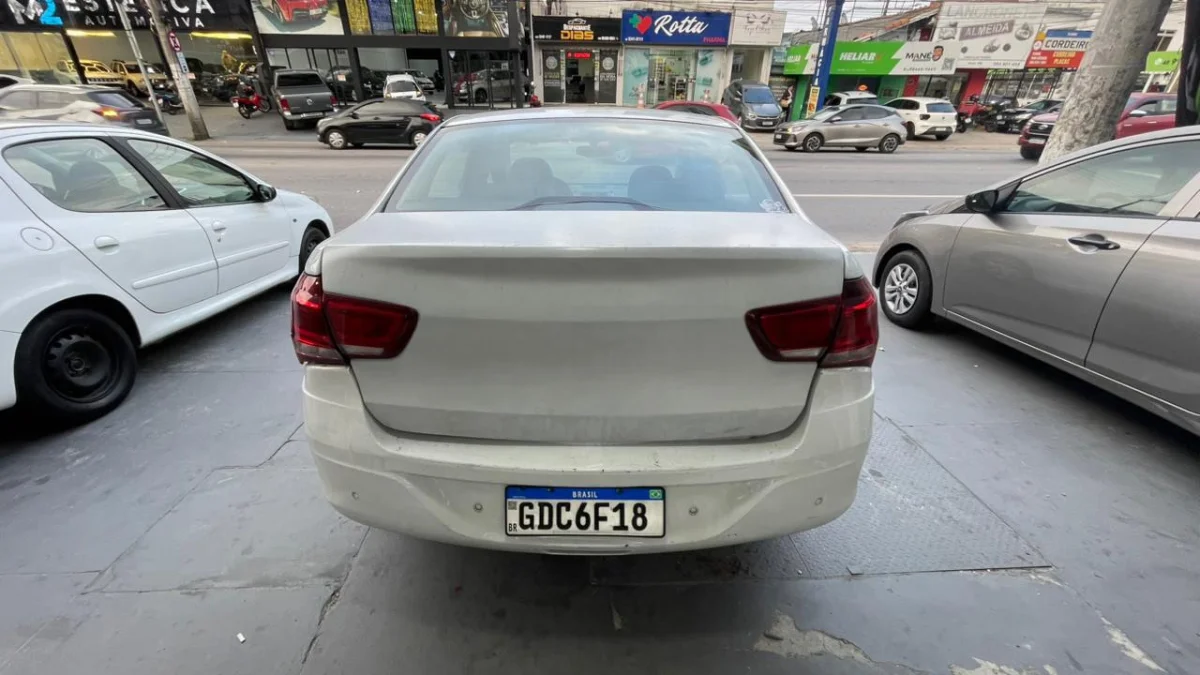 COBALT LTZ 1.8 Flex GNV Mec. 2017 - Imagem 6