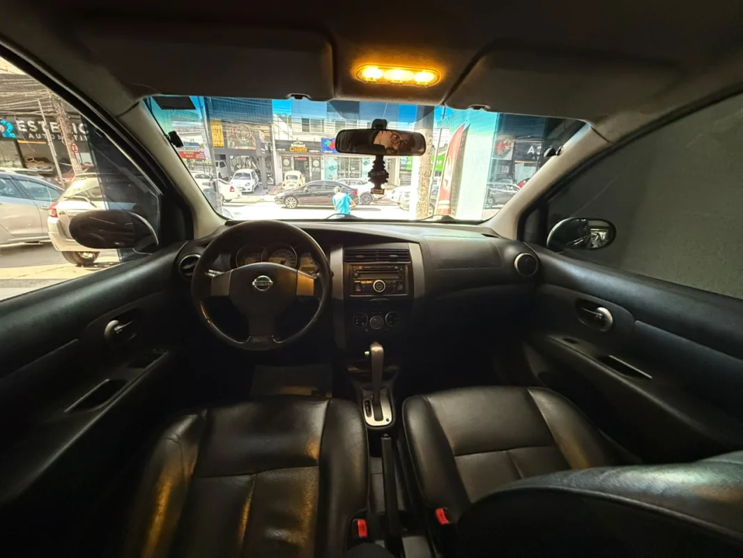 Livina SL 1.8 completo automático 2013 - Imagem 7