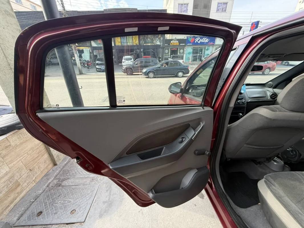 Agile 1.4 LTZ completo manual 2011 - Imagem 11