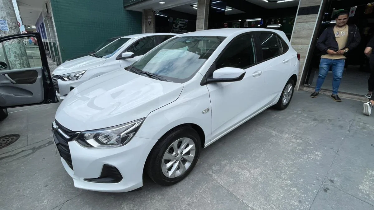 Onix LT2 1.0 Mec. Completo 2023 - Imagem 4
