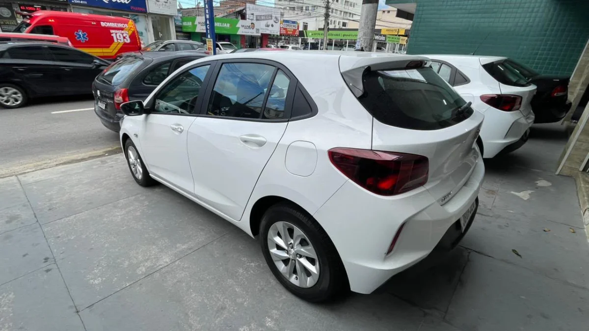 Onix LT2 1.0 Mec. Completo 2023 - Imagem 5