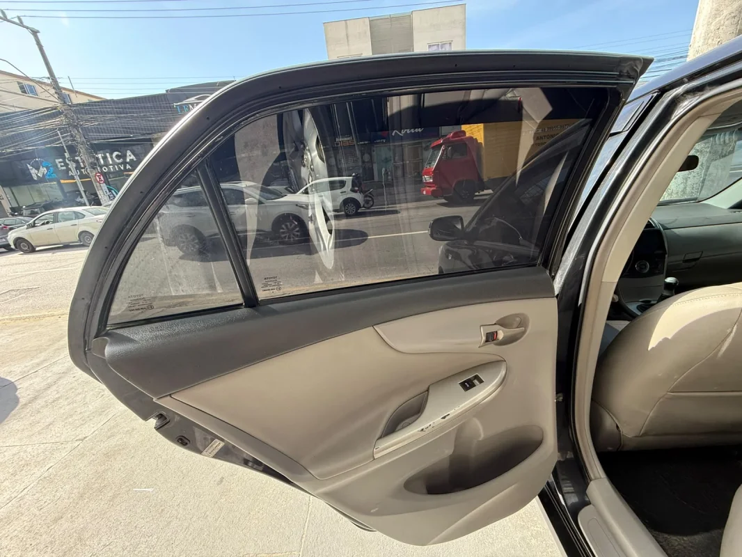 Corolla XEi 1.8 Completo Manual 2010 - Imagem 13