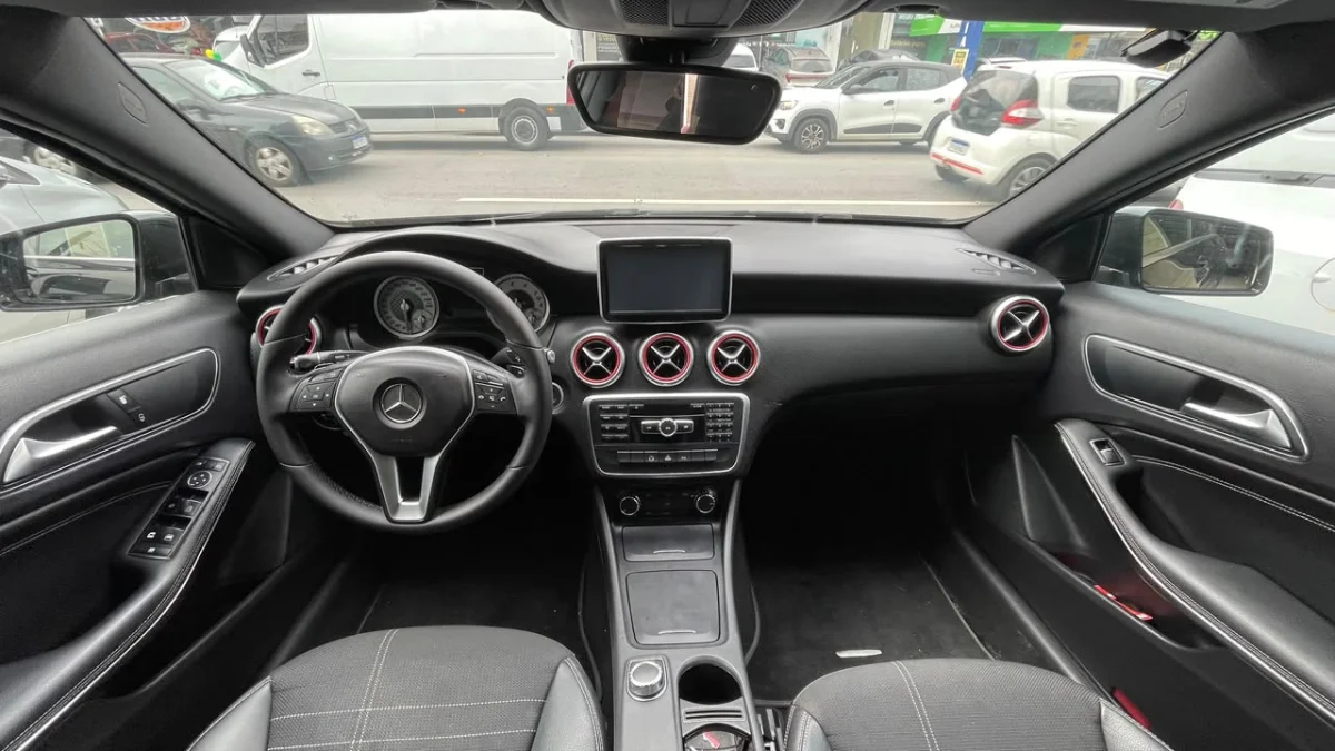 Mercedes Classe A 200 Urban 1.6 Aut. 2014 - Imagem 7
