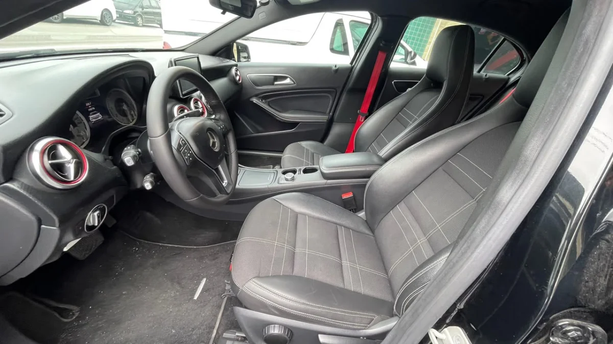 Mercedes Classe A 200 Urban 1.6 Aut. 2014 - Imagem 9